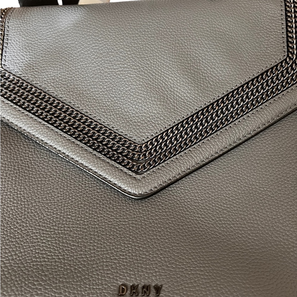 🩶🩶🩶 DKNY Satchel - Picture 2 of 8